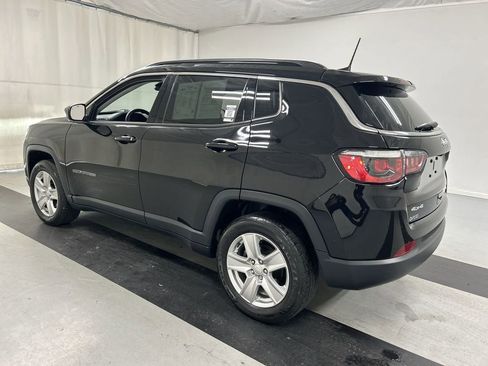 Used 2022 Jeep Compass Latitude w/ Convenience Group AWD/4WD image 7