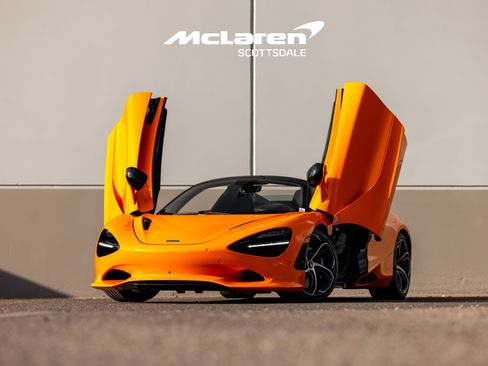 Used 2024 McLaren 750S Spider RWD image 2