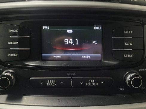 Used 2017 Kia Sorento LX image 25