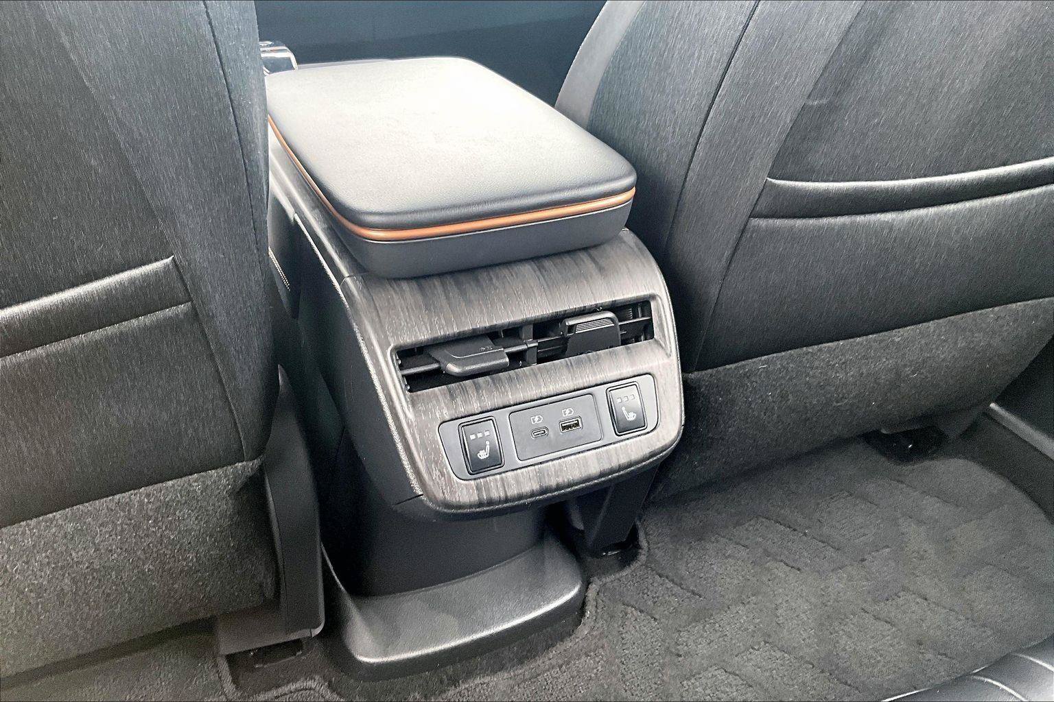 Used 2023 Nissan Ariya FWD image 11