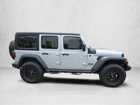 Used 2024 Jeep Wrangler Unlimited Sport AWD/4WD image 4