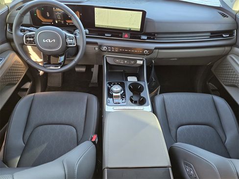 New 2026 Kia Carnival EX image 18