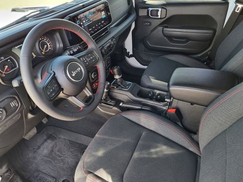 Used 2024 Jeep Wrangler Rubicon w/ Convenience Group image 13