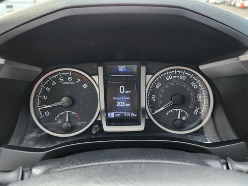Used 2020 Toyota Tacoma Limited image 30