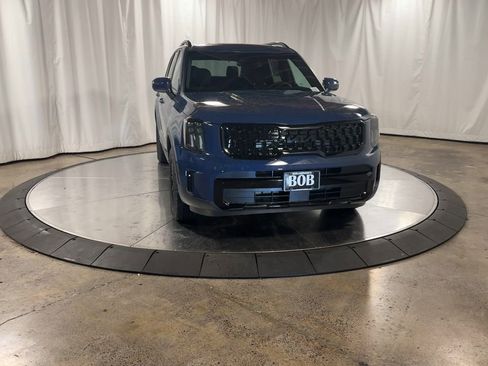 Certified 2025 Kia Telluride AWD image 3