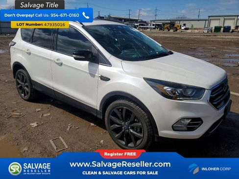 Used 2017 Ford Escape Titanium image 5