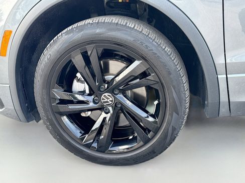 Used 2023 Volkswagen Tiguan SE R-Line FWD image 41
