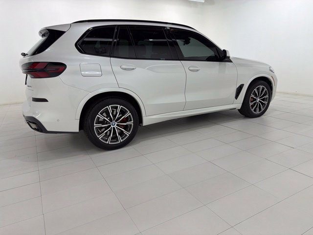 Certified 2025 BMW X5 xDrive50e w/ M Sport Package AWD/4WD image 6