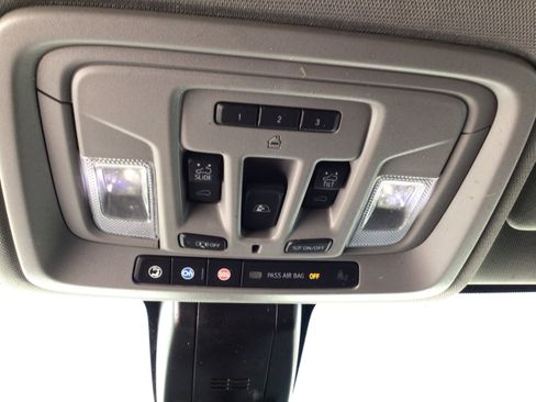 Used 2023 GMC Sierra 3500 Denali w/ Denali Ultimate Package image 24