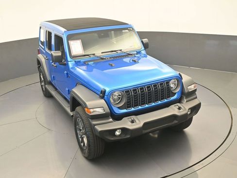 Used 2025 Jeep Wrangler Unlimited Sport AWD/4WD image 48