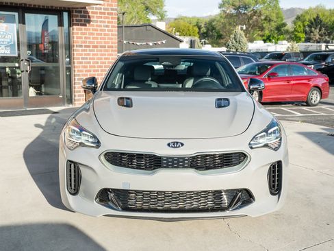 Used 2022 Kia Stinger GT1 RWD image 2