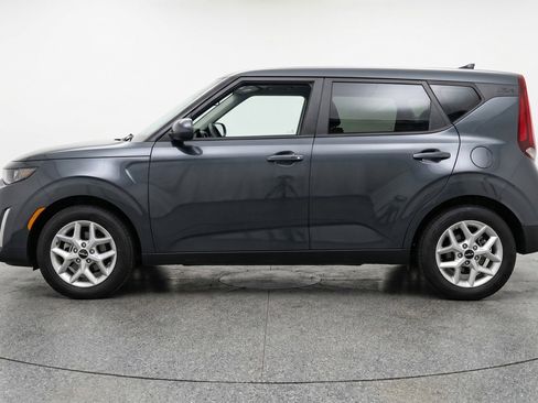 Used 2025 Kia Soul LX w/ LX Technology Package FWD image 5
