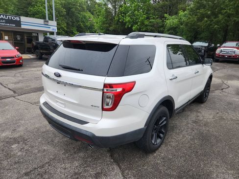 Used 2014 Ford Explorer XLT w/ Equipment Group 202A AWD/4WD image 8