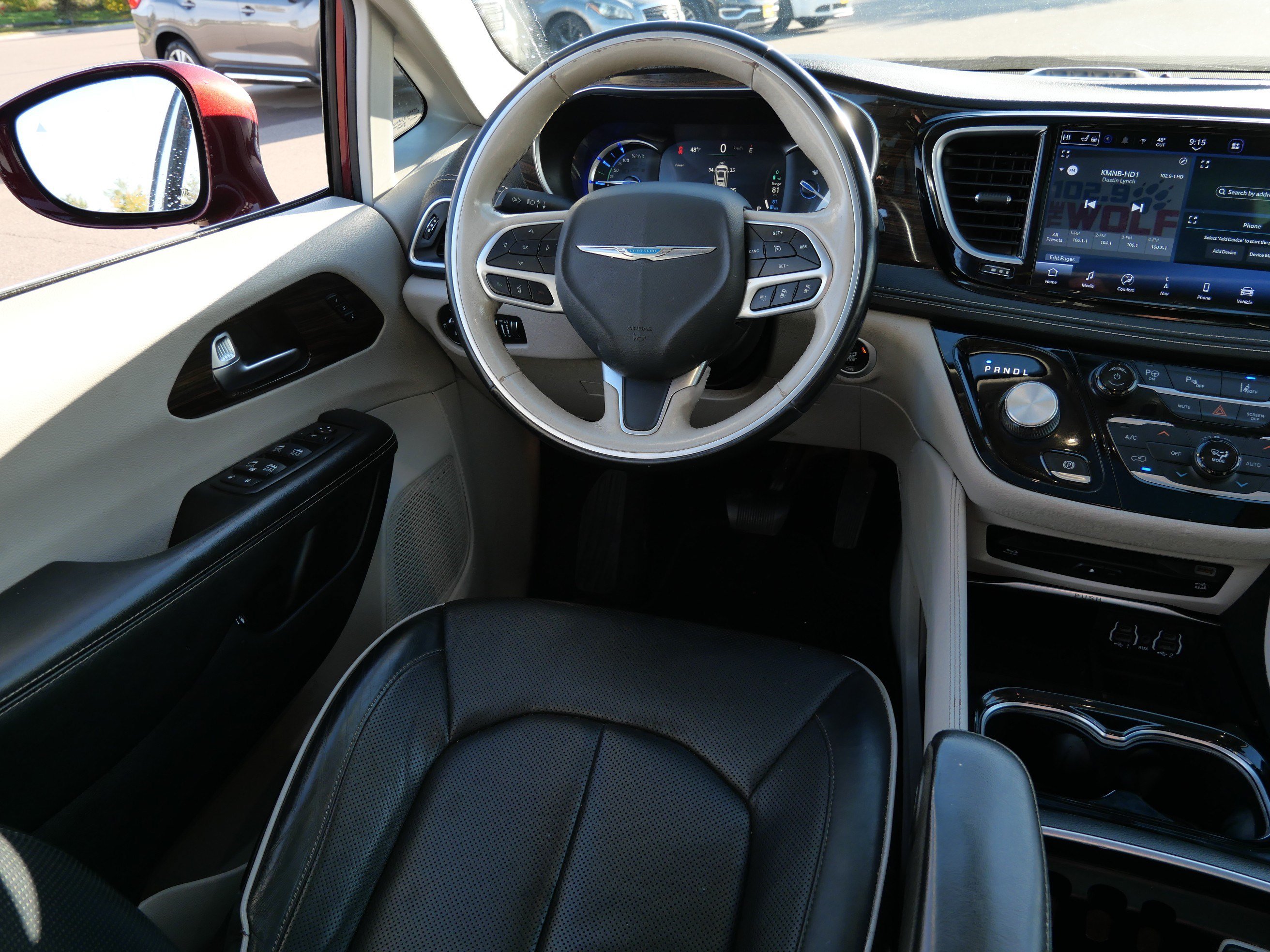 Used 2021 Chrysler Pacifica Limited w/ Uconnect Theater Family Group FWD image 49