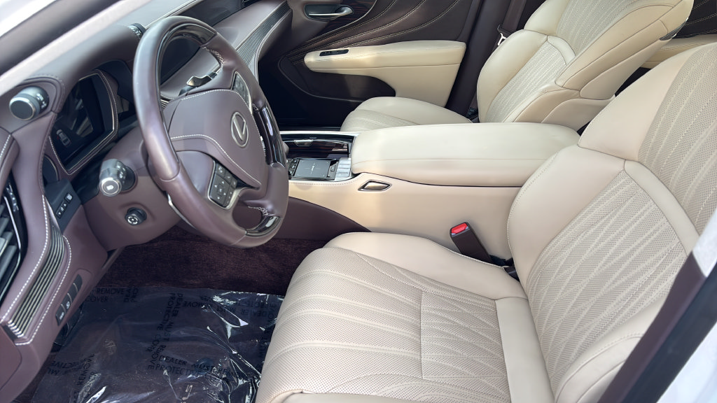 Used 2019 Lexus LS 500 AWD w/ Luxury Package image 6