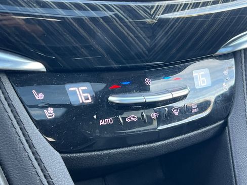 Used 2023 Cadillac XT6 Premium Luxury image 28