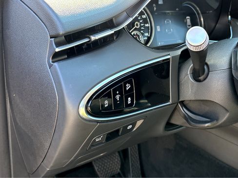 Used 2025 Genesis GV70 2.5T image 17