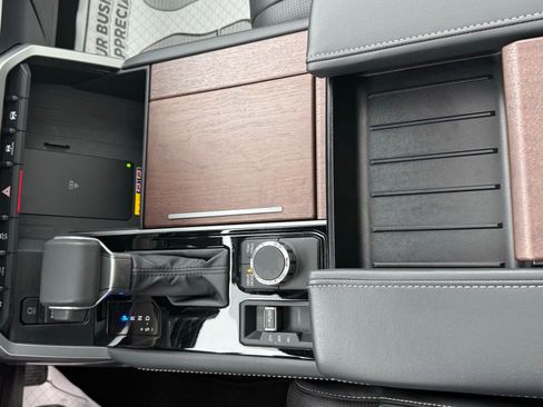 Used 2025 Toyota Sequoia Capstone image 50