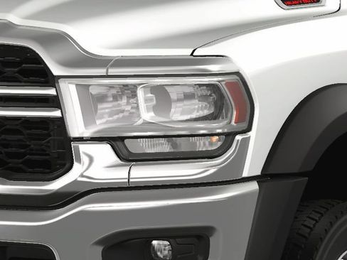 New 2023 RAM 5500 Tradesman AWD/4WD image 13