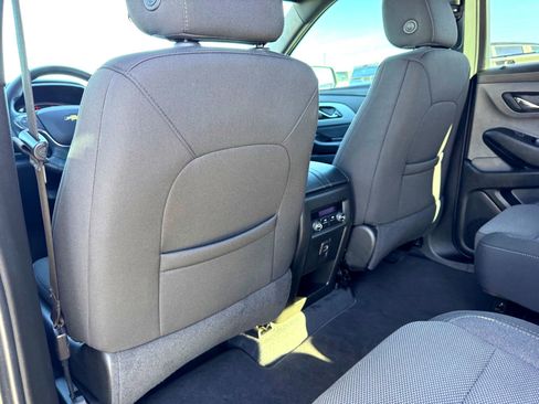 Used 2023 Chevrolet Traverse LT image 18