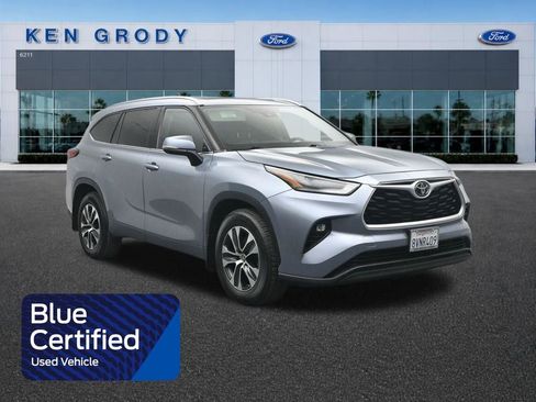 Used 2021 Toyota Highlander XLE FWD image 1