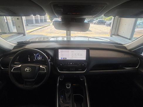 Used 2025 Toyota Grand Highlander FWD image 34