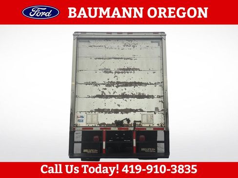 Used 2015 Ford F750 2WD Regular Cab Super Duty image 2