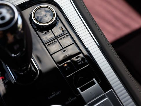 Used 2024 Bentley Continental GT S image 41