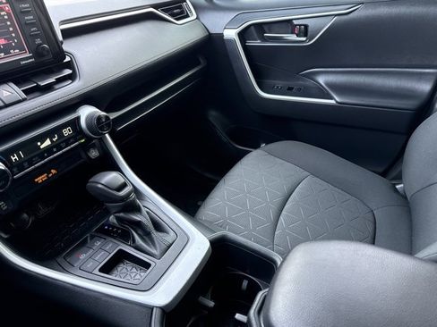 Used 2022 Toyota RAV4 XLE image 22