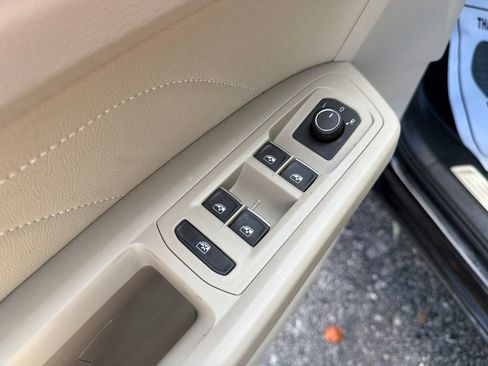 Used 2023 Volkswagen Atlas SE w/ Panoramic Sunroof Package AWD/4WD image 14