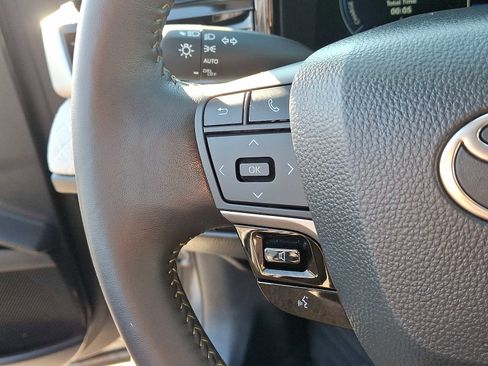 Used 2025 Toyota Camry XLE image 19