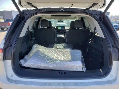 New 2026 Lincoln Aviator AWD w/ Jet Appearance Package image 9