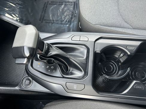 Used 2025 Kia K4 LXS image 41