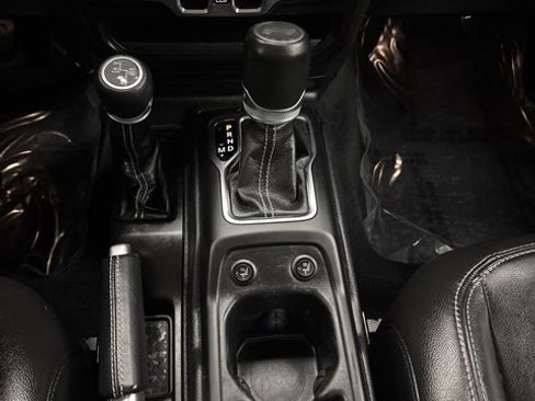 Used 2022 Jeep Wrangler Unlimited Sahara 4xe image 14