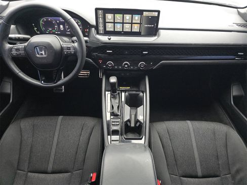 Used 2025 Honda Accord Sport image 9