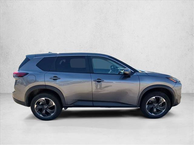 Used 2024 Nissan Rogue SV AWD/4WD image 4