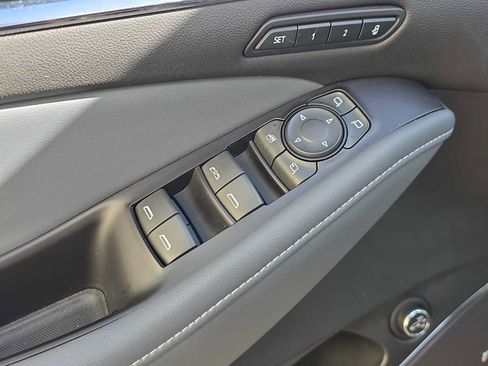 Used 2019 Buick Enclave Premium w/ Experience Buick Package image 18