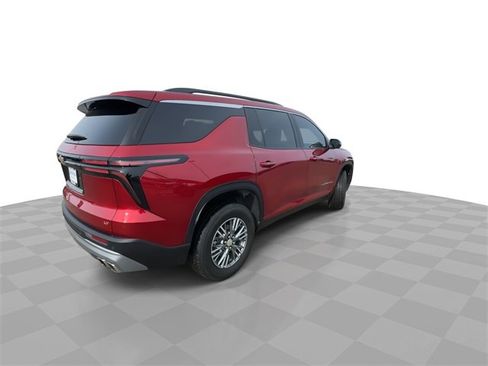 Used 2024 Chevrolet Traverse LT w/ Trailering Package image 8