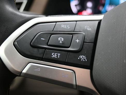 Used 2024 Volkswagen Atlas SE image 30