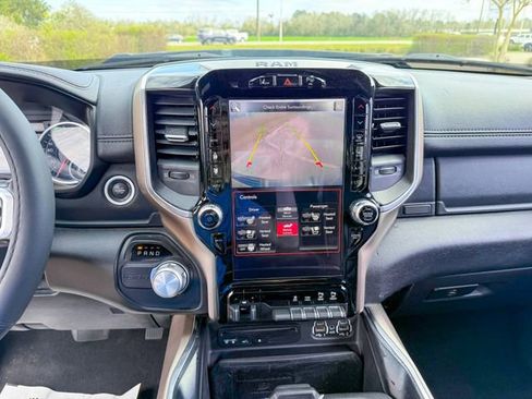 Used 2019 RAM 1500 Laramie image 18