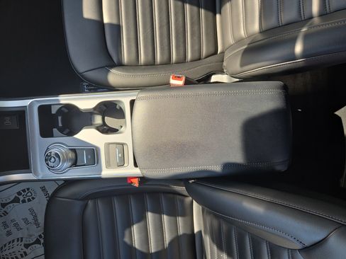 Used 2021 Ford Edge SEL AWD/4WD image 14