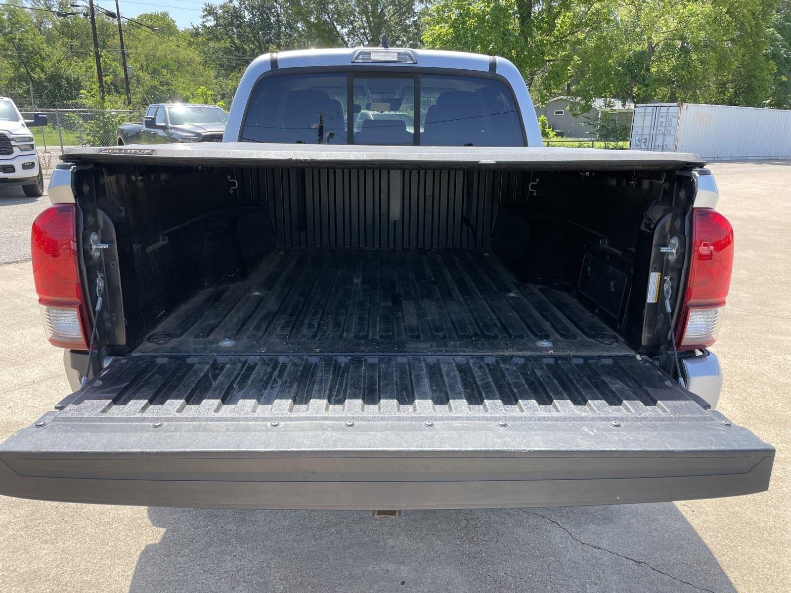 Used 2022 Toyota Tacoma SR w/ SR Convenience Package RWD image 36