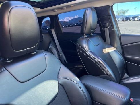 Used 2019 Jeep Cherokee Latitude Plus image 25