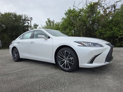 New 2025 Lexus ES 300h w/ Premium Package