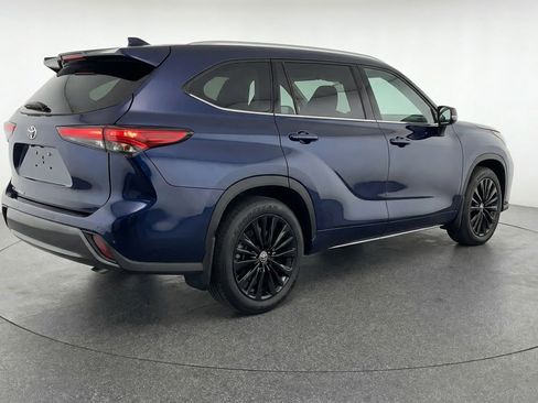 Used 2025 Toyota Highlander XSE AWD/4WD image 9