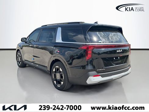 New 2026 Kia Carnival EX FWD image 4