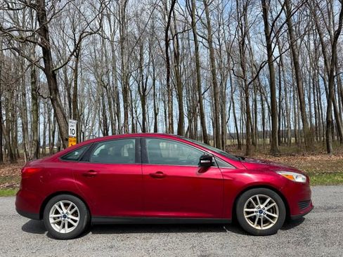 Used 2016 Ford Focus SE image 5