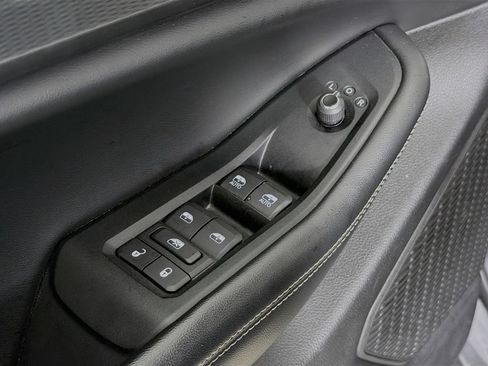 Used 2023 Jeep Grand Cherokee L Laredo AWD/4WD image 21
