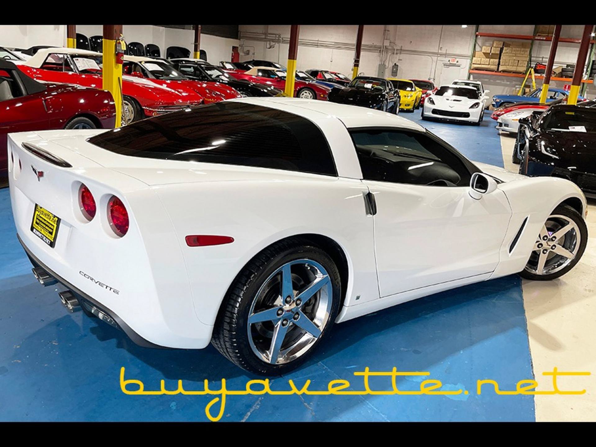 Used 2008 Chevrolet Corvette Coupe w/ Preferred Equipment Group RWD image 2