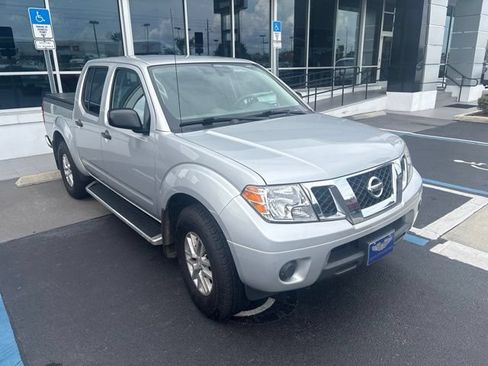Used 2021 Nissan Frontier SV w/ SV Utility Package AWD/4WD image 3